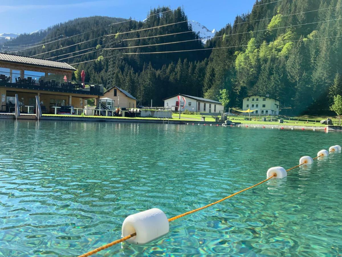 Alpine Lodge Kloesterle Am Arlberg エクステリア 写真